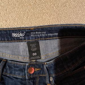 Mossimo Supply Co. Shorts - Mossimo Mid Rise Midi Jean Shorts Mossimo Supply Co. Shorts - Mossimo Mid Rise Midi Jean Shorts